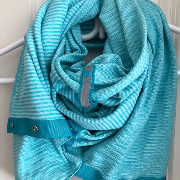 Lululemon Vinyassa Scarves - Picture 8 of 11